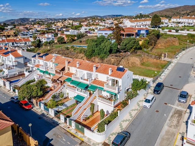 3 sypialnia Dom szeregowy na sprzedaż w Chilches, Vélez-Málaga z basenem garażem - 459 000 € (Ref: 9414292)