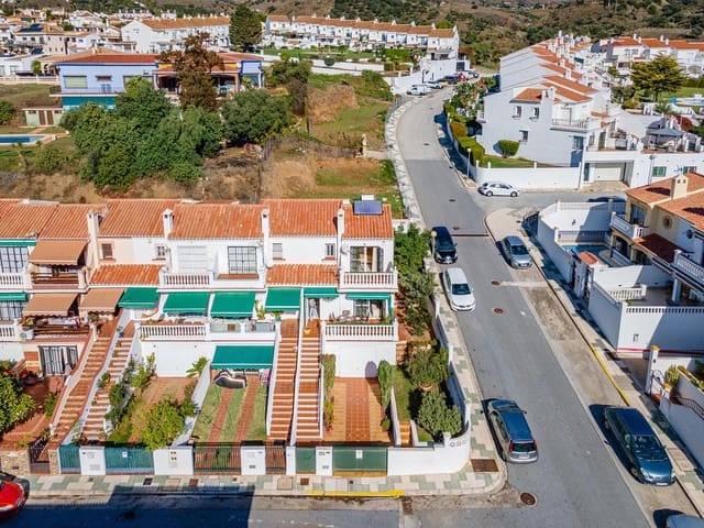 3 sypialnia Dom szeregowy na sprzedaż w Chilches, Vélez-Málaga z basenem garażem - 459 000 € (Ref: 9414292)