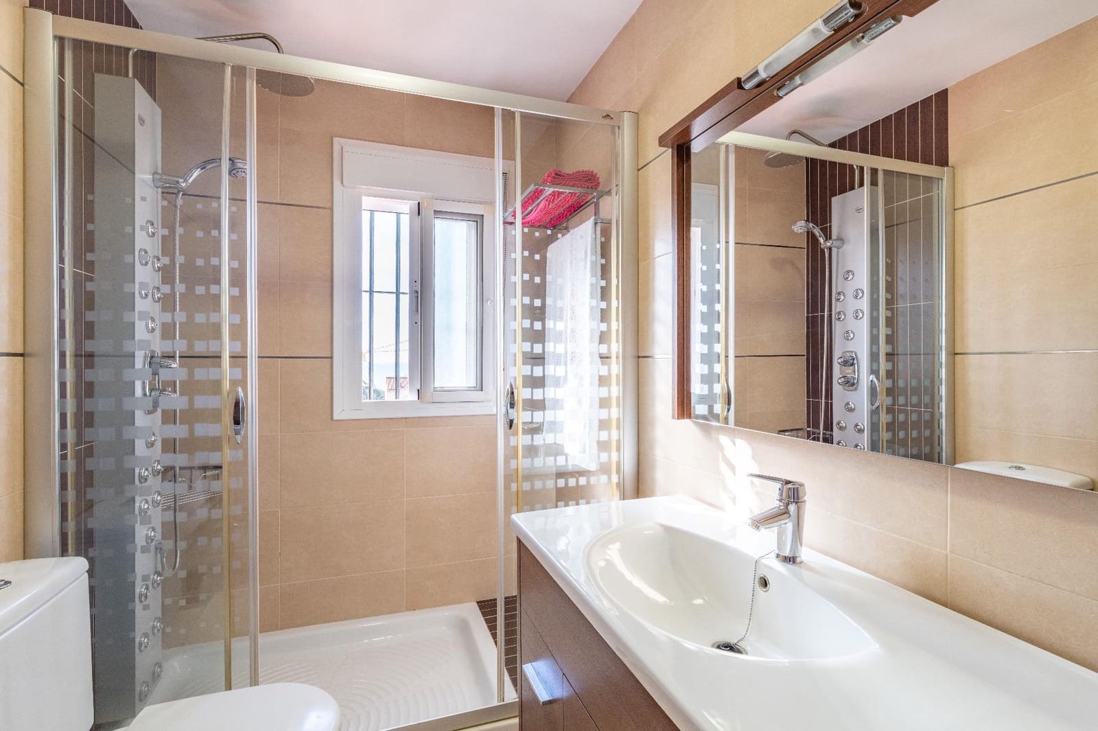 3 sypialnia Dom szeregowy na sprzedaż w Chilches z basenem garażem - 459 000 € (Ref: 9414292)