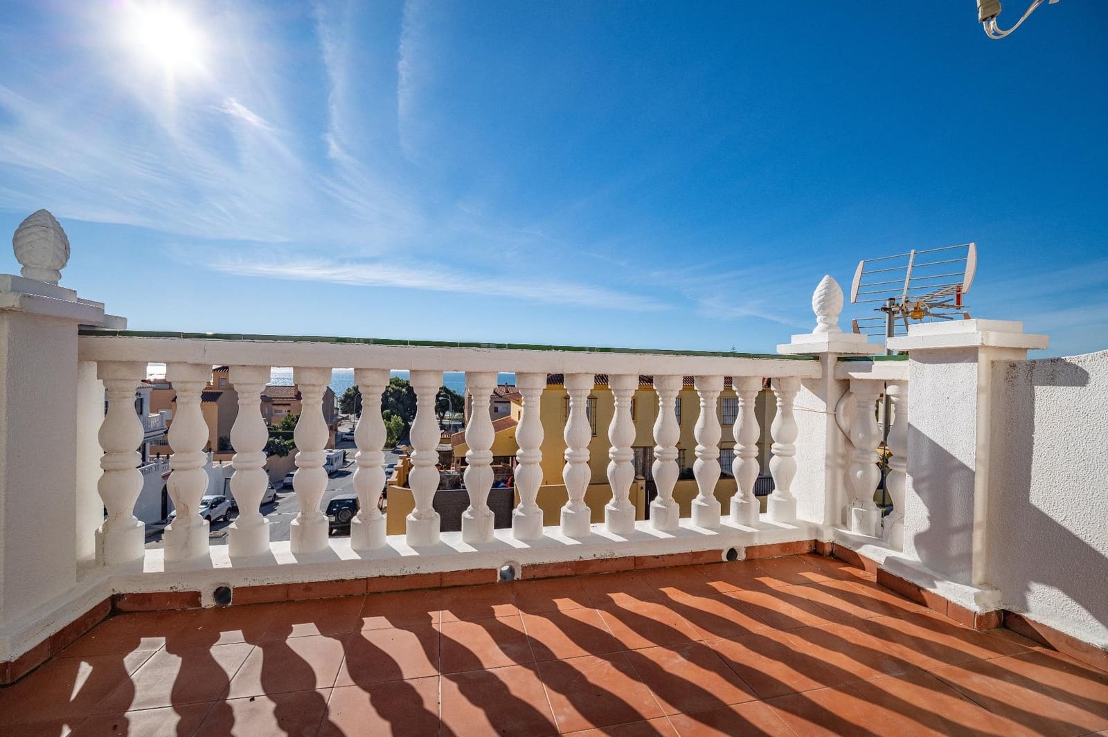 3 sypialnia Dom szeregowy na sprzedaż w Chilches z basenem garażem - 459 000 € (Ref: 9414292)