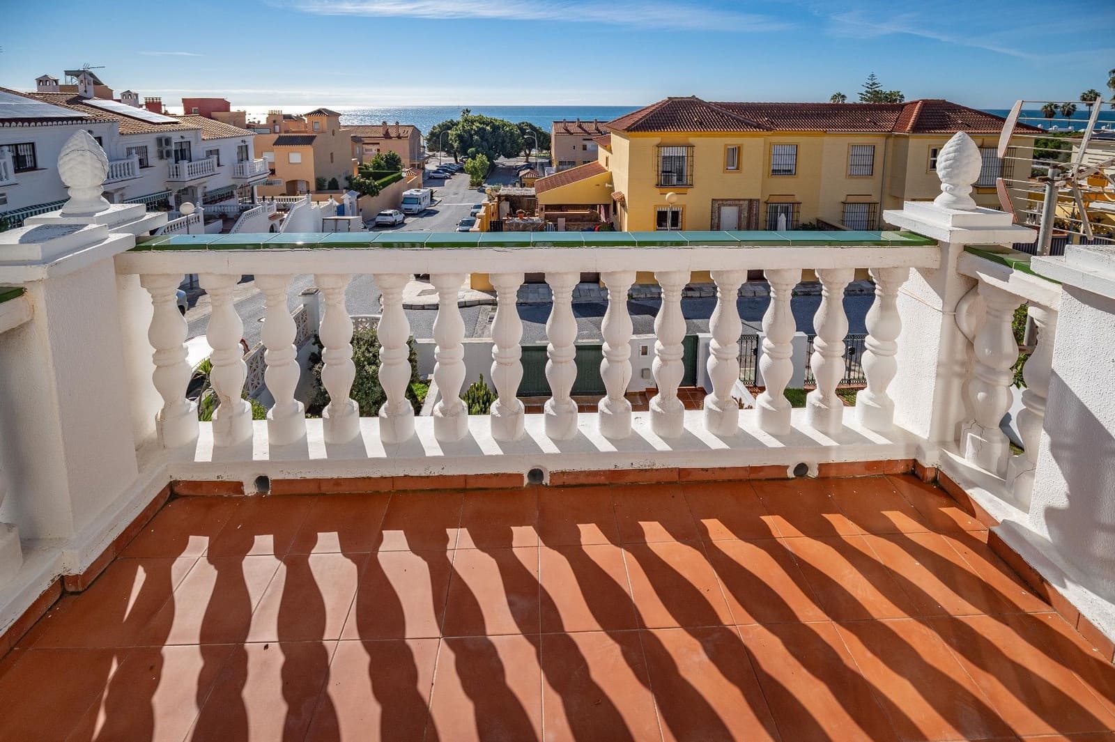 3 sypialnia Dom szeregowy na sprzedaż w Chilches z basenem garażem - 459 000 € (Ref: 9414292)