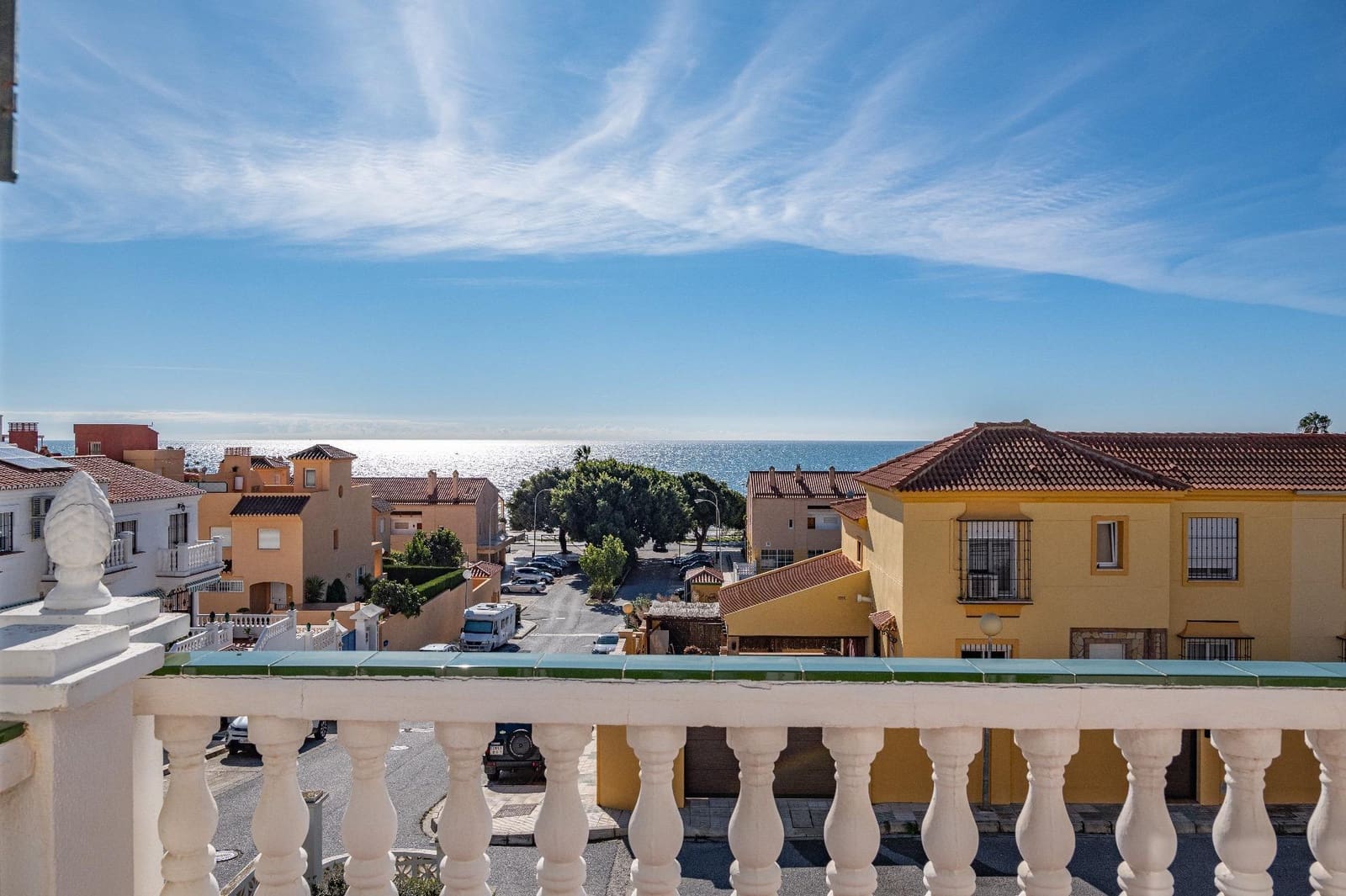 3 sypialnia Dom szeregowy na sprzedaż w Chilches z basenem garażem - 459 000 € (Ref: 9414292)