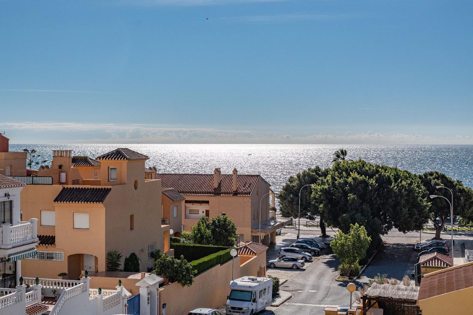 3 sypialnia Dom szeregowy na sprzedaż w Chilches z basenem garażem - 459 000 € (Ref: 9414292)