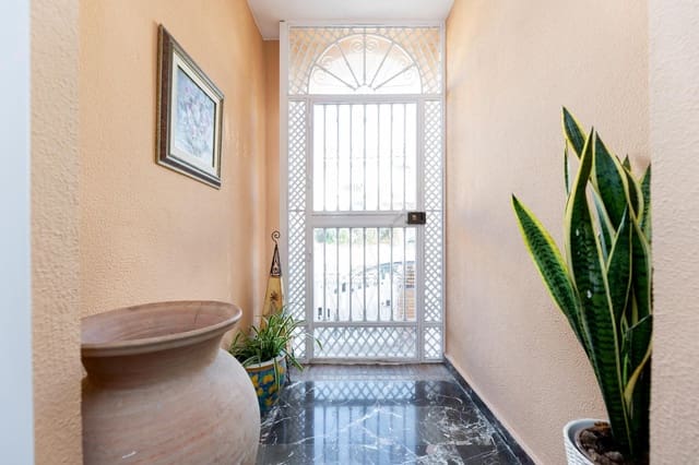 4 soveværelse Rækkehus til salg i Huétor Vega - € 245.000 (Ref: 9450456)