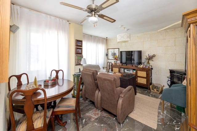 4 soveværelse Rækkehus til salg i Huétor Vega - € 245.000 (Ref: 9450456)