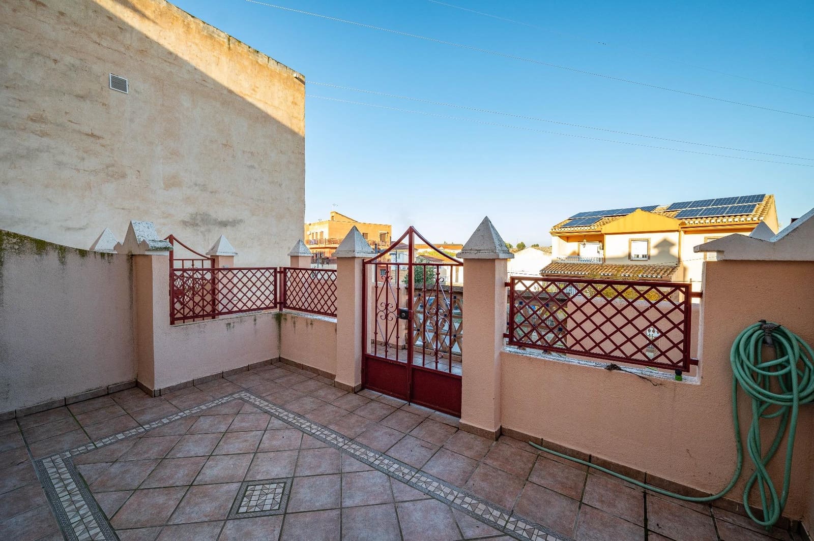 3 bedroom Terraced Villa for rent in Las Gabias with garage - € 950 (Ref: 9470609)