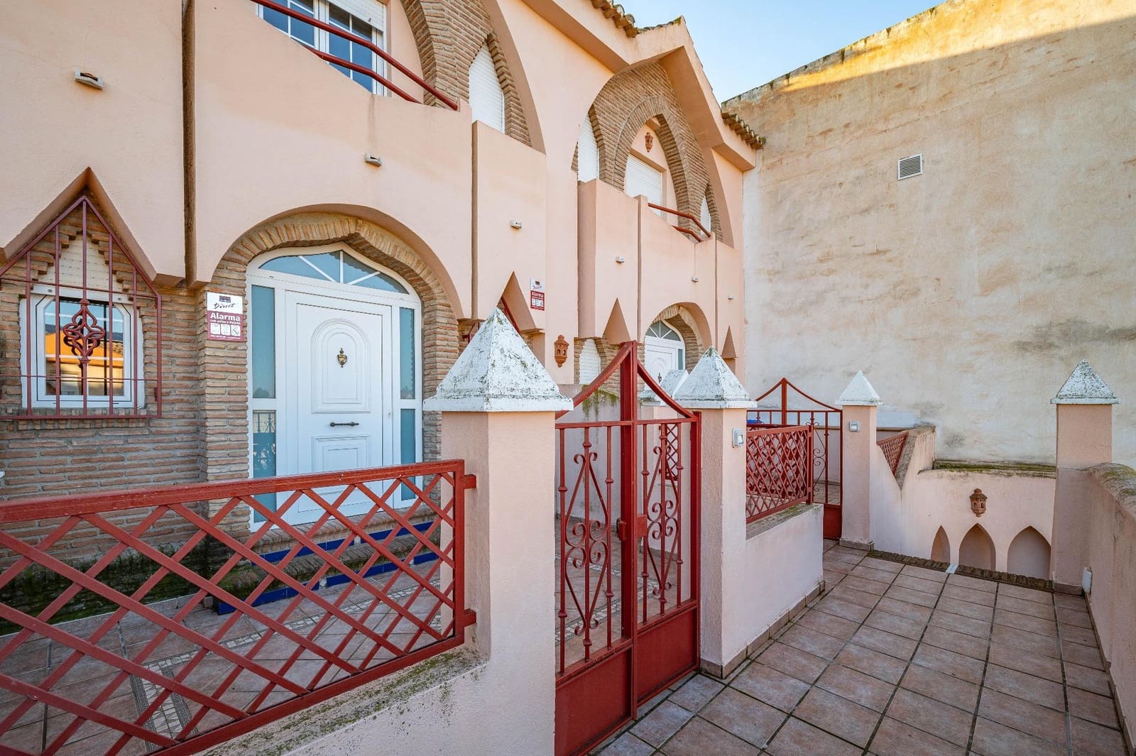 3 bedroom Terraced Villa for rent in Las Gabias with garage - € 950 (Ref: 9470609)