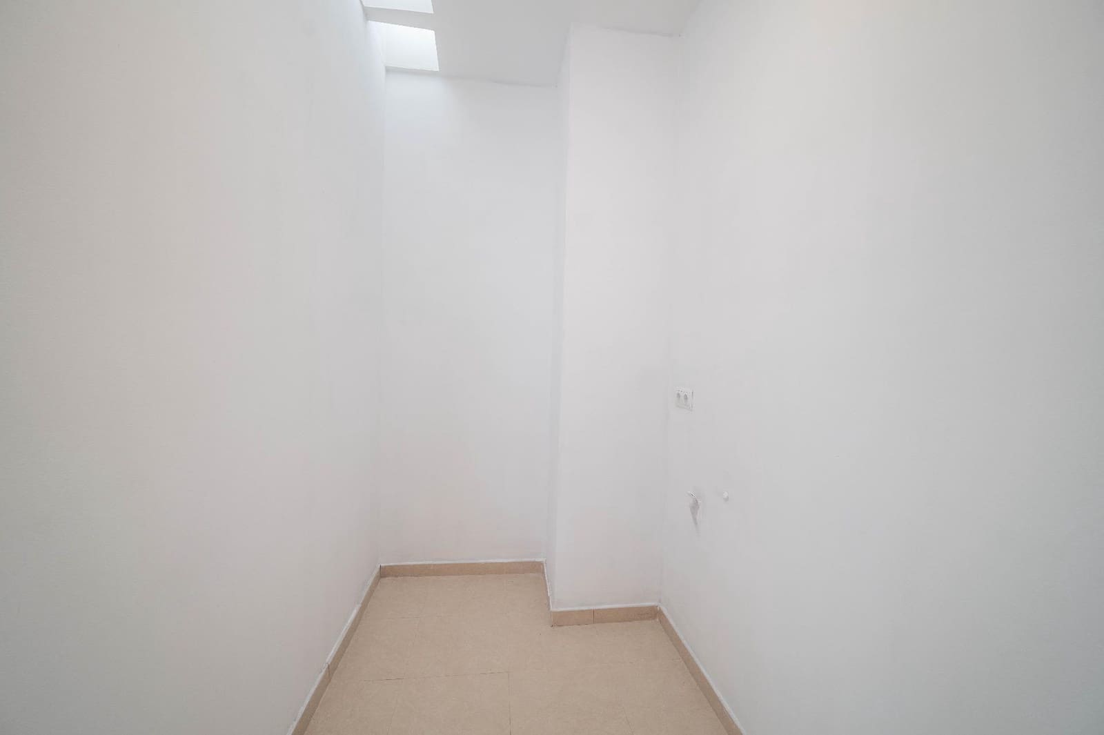 3 bedroom Terraced Villa for rent in Las Gabias with garage - € 950 (Ref: 9470609)