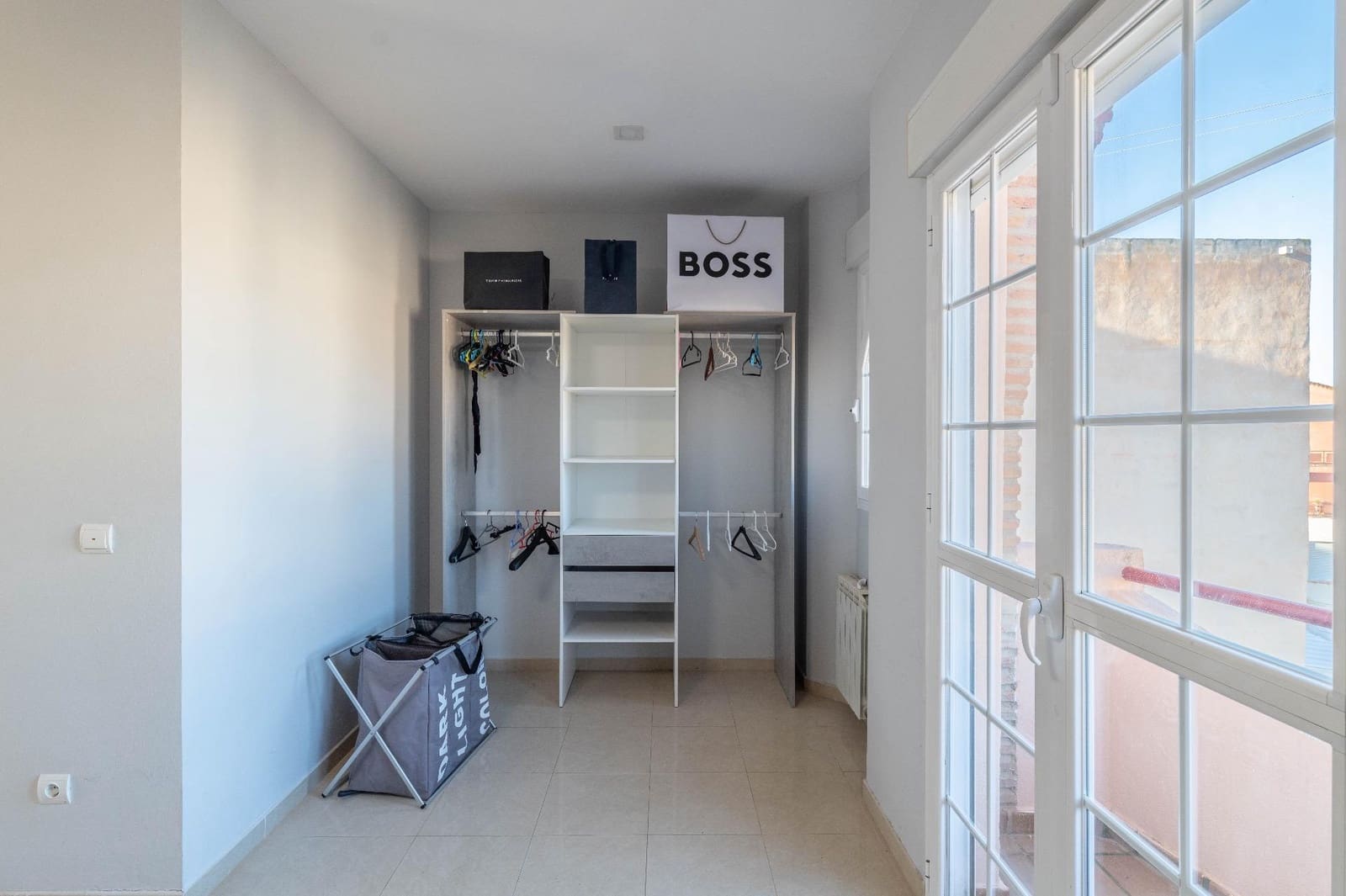 3 bedroom Terraced Villa for rent in Las Gabias with garage - € 950 (Ref: 9470609)