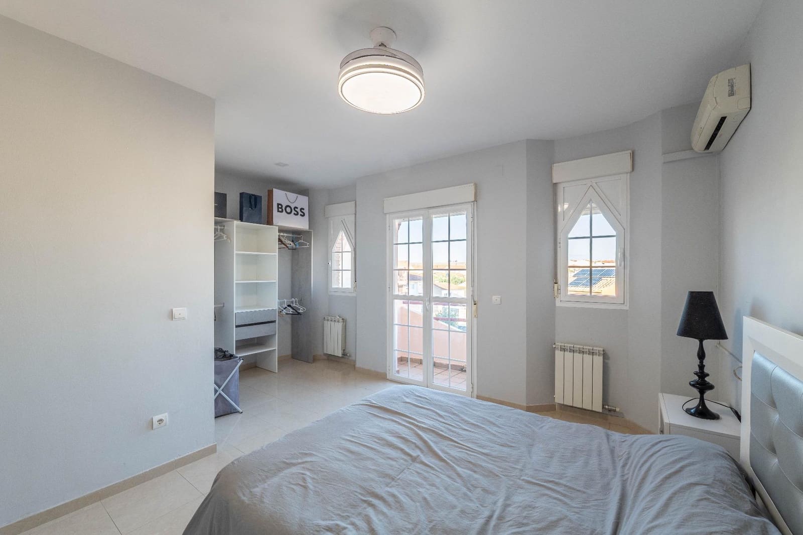 3 bedroom Terraced Villa for rent in Las Gabias with garage - € 950 (Ref: 9470609)