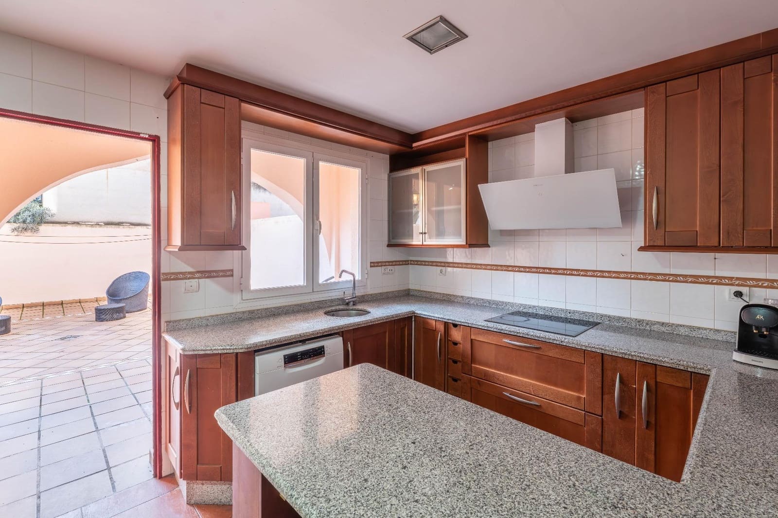 3 bedroom Terraced Villa for rent in Las Gabias with garage - € 950 (Ref: 9470609)