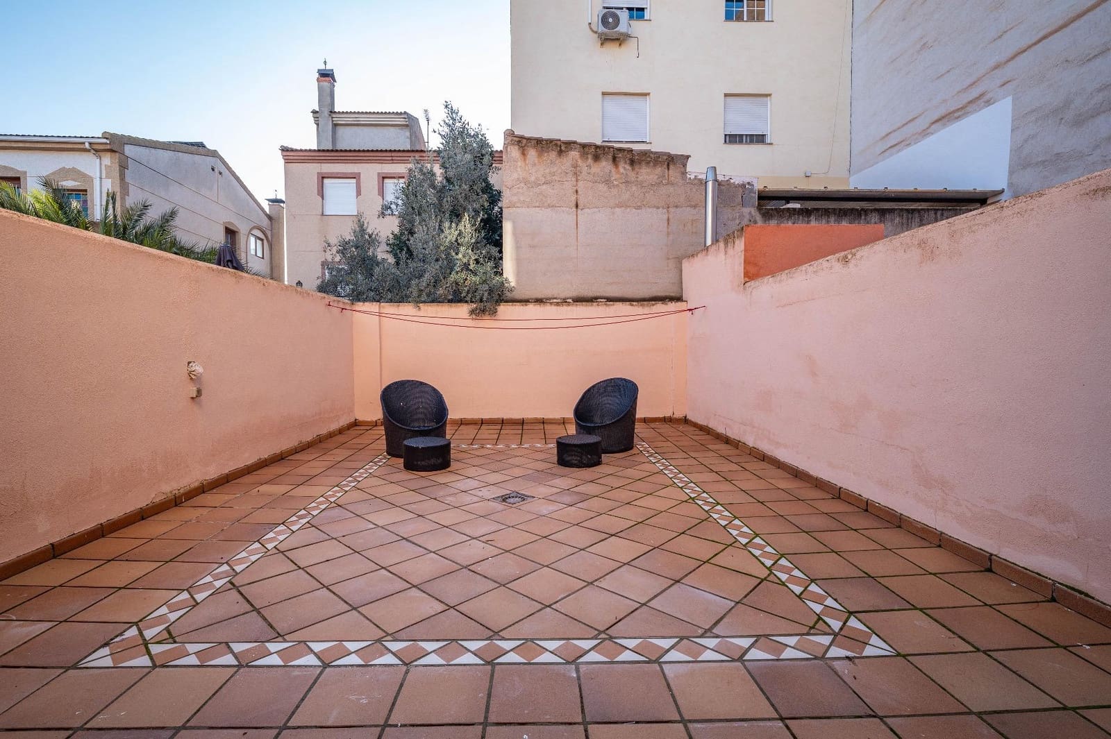 3 bedroom Terraced Villa for rent in Las Gabias with garage - € 950 (Ref: 9470609)