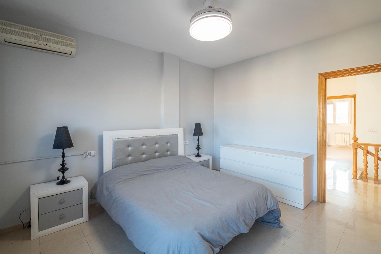 3 bedroom Terraced Villa for rent in Las Gabias with garage - € 950 (Ref: 9470609)