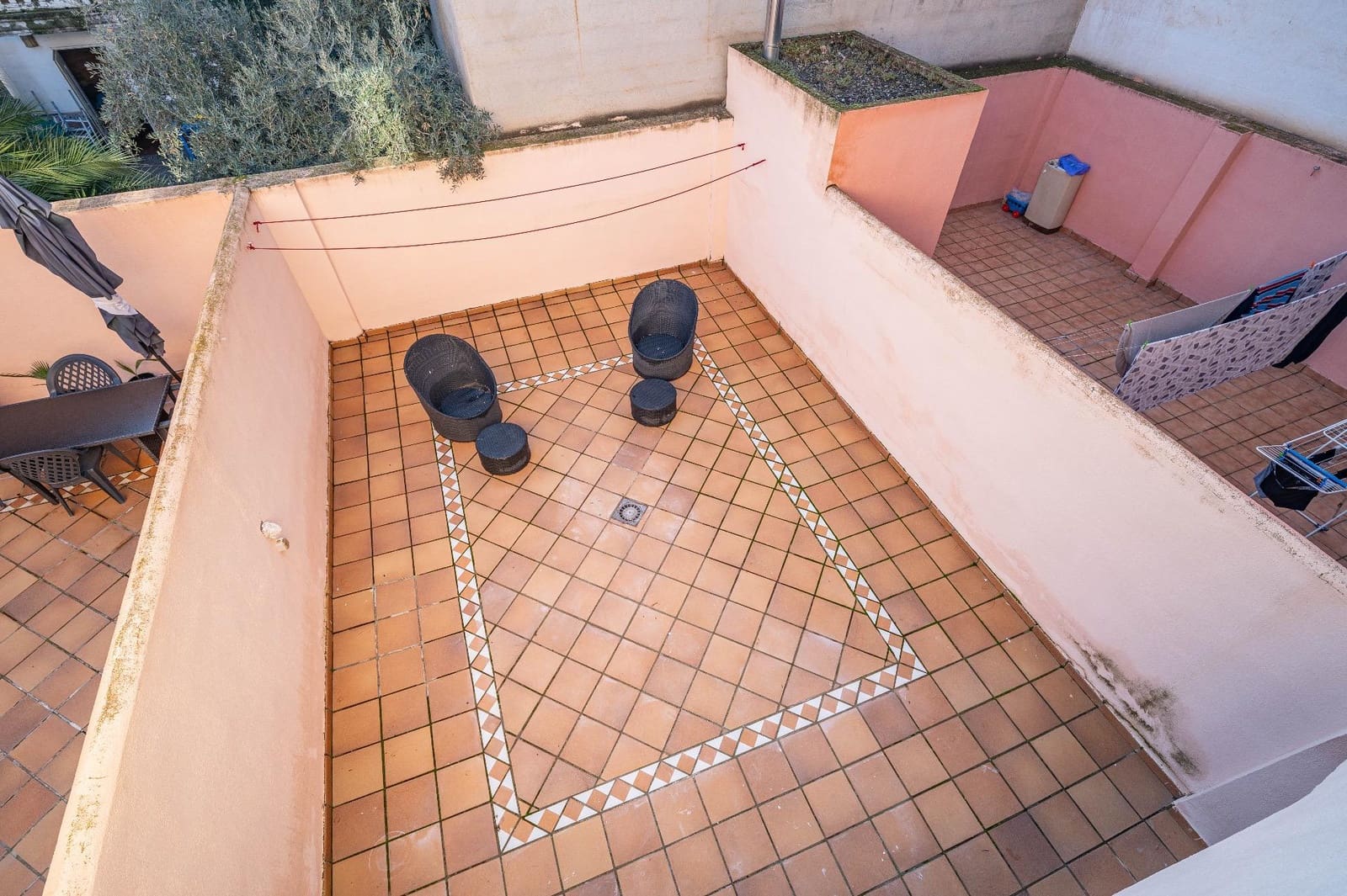 3 bedroom Terraced Villa for rent in Las Gabias with garage - € 950 (Ref: 9470609)