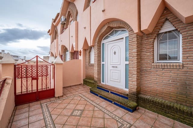 3 bedroom Terraced Villa for sale in Las Gabias with garage - € 235,000 (Ref: 9470610)