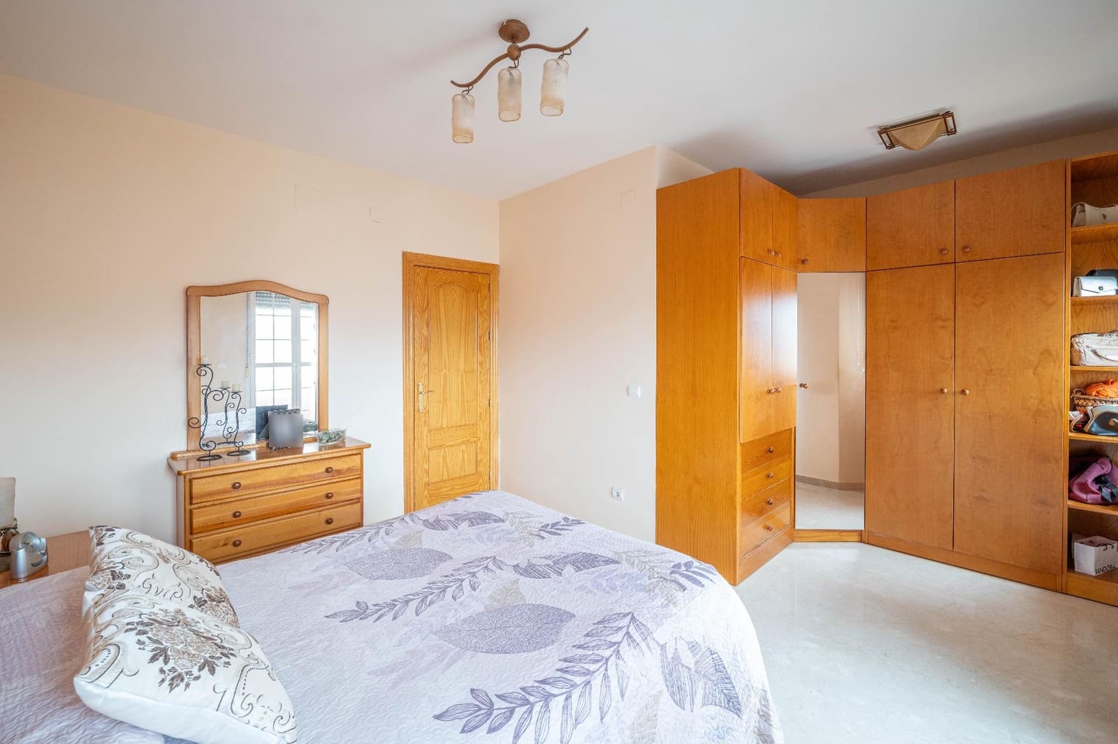 3 makuuhuone Rivitalo myytävänä paikassa Las Gabias mukana 
autotalli - 235 000 € (Ref: 9470610)