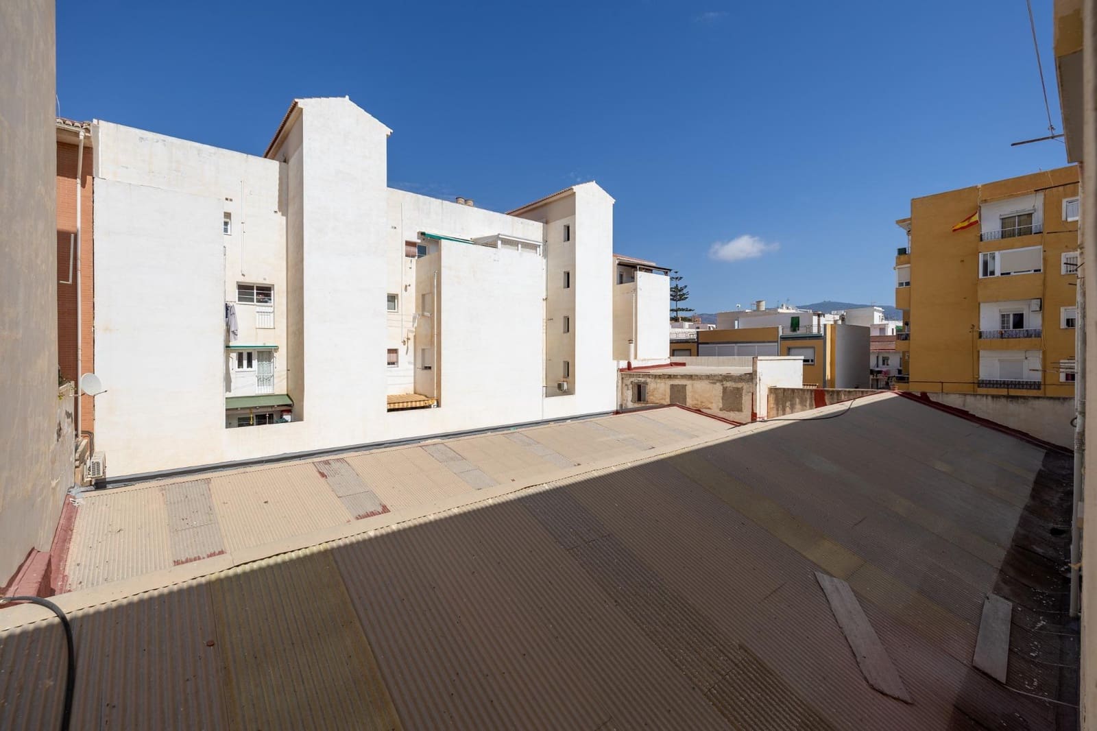 Piso de 4 habitaciones en Motril en venta - 115.000 € (Ref: 9474323)