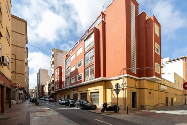 Piso de 4 habitaciones en Motril en venta - 115.000 € (Ref: 9474323)