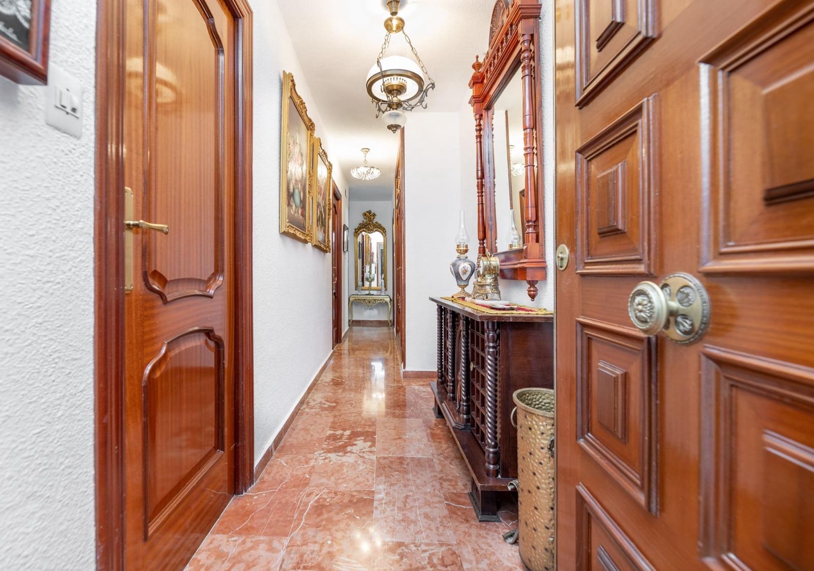 5 sovrum Lägenhet till salu i Granada stad - 420 000 € (Ref: 9533951)