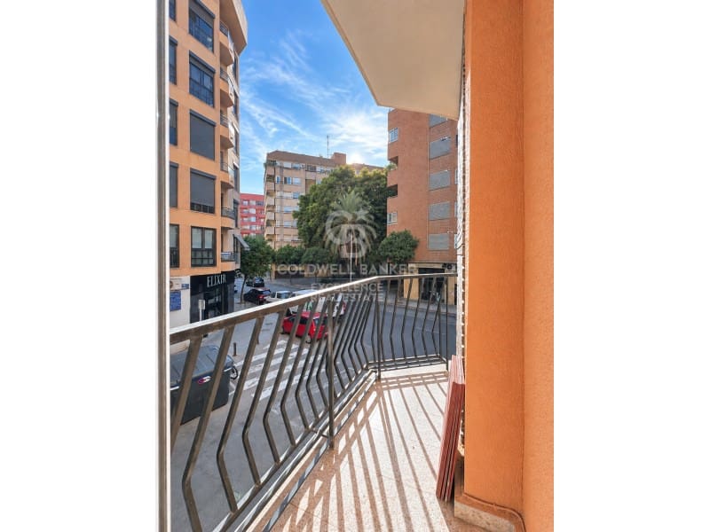 3 slaapkamer Flat te koop in Valencia stad - € 380.000 (Ref: 10100112)