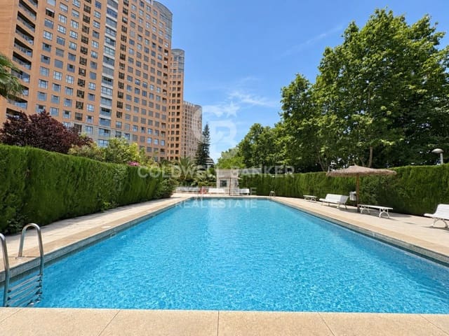 4 chambre Appartement à vendre à Ciutat de les Arts i de les Ciencies, Valence ville avec piscine garage - 685 000 € (Ref: 10100113)