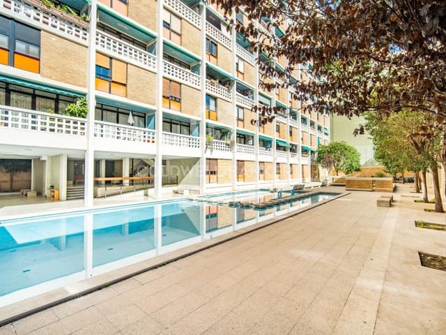 3 bedroom Apartment for sale in La Petxina, Valencia city - € 590,000 (Ref: 9402181)