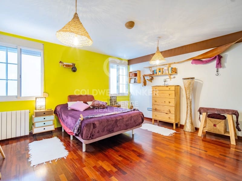 3 bedroom Apartment for sale in Valencia city - € 590,000 (Ref: 9402181)