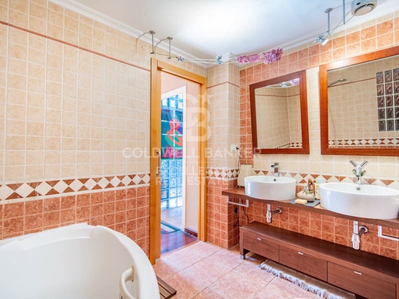 3 bedroom Apartment for sale in Valencia city - € 590,000 (Ref: 9402181)