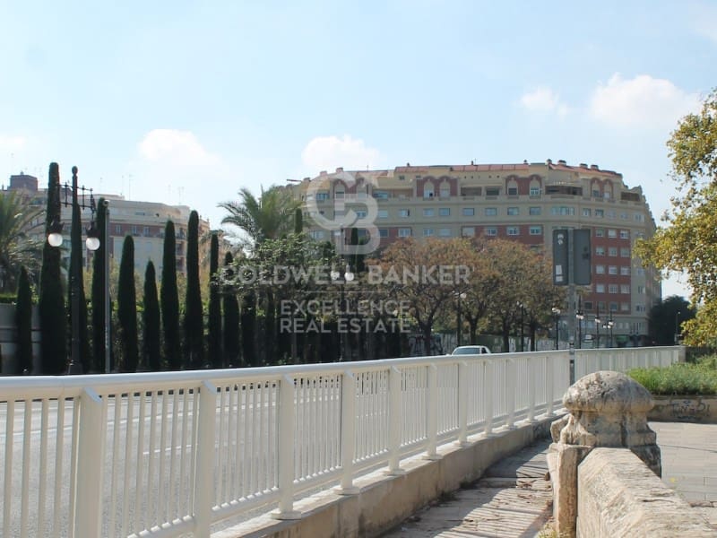 3 bedroom Apartment for sale in Valencia city - € 590,000 (Ref: 9402181)
