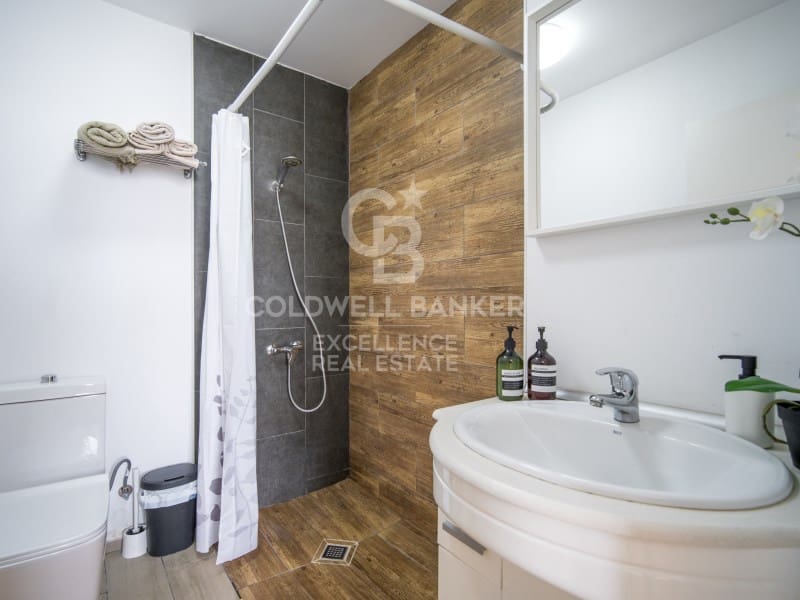 10 bedroom Hotel for sale in Paterna with pool - € 950,000 (Ref: 9402188)