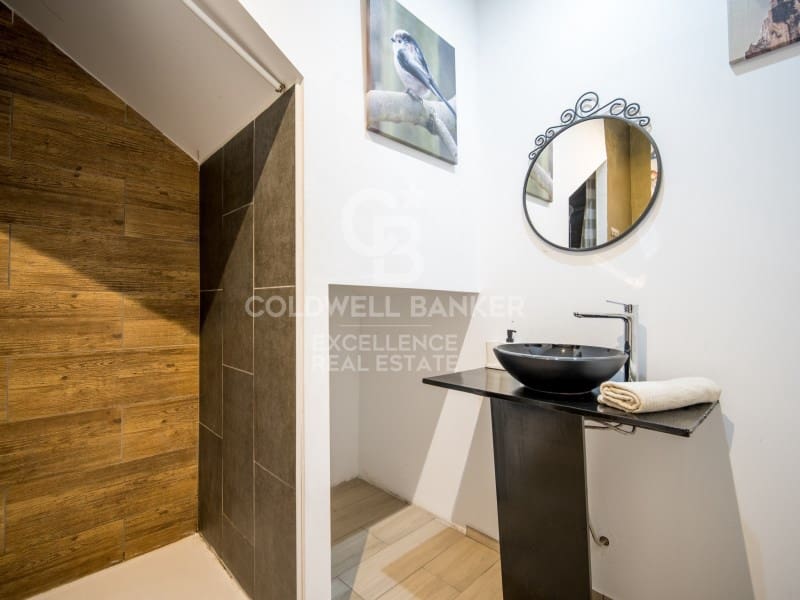 10 bedroom Hotel for sale in Paterna with pool - € 950,000 (Ref: 9402188)