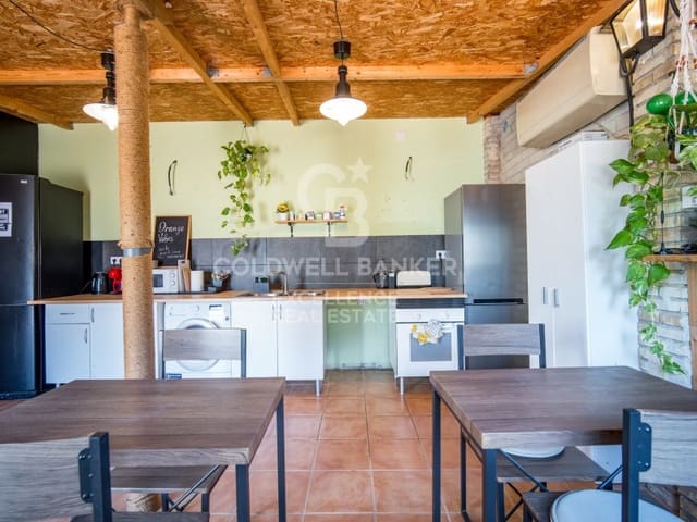 10 bedroom Hotel for sale in Centro Ciudad, Paterna with pool - € 950,000 (Ref: 9402188)