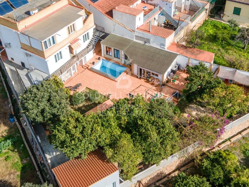 10 bedroom Hotel for sale in Paterna with pool - € 950,000 (Ref: 9402188)