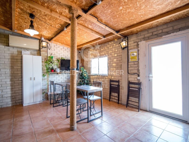 10 bedroom Hotel for sale in Paterna with pool - € 950,000 (Ref: 9402188)