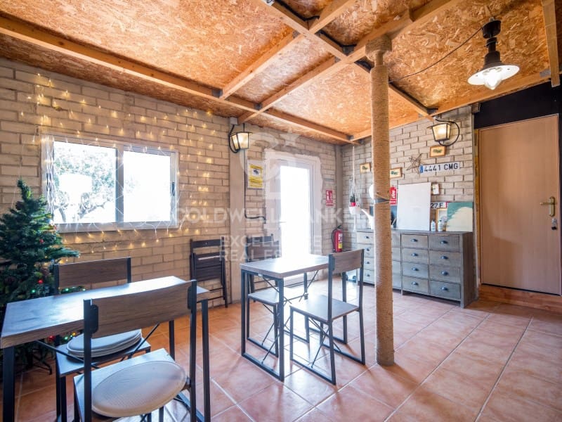 10 bedroom Hotel for sale in Paterna with pool - € 950,000 (Ref: 9402188)