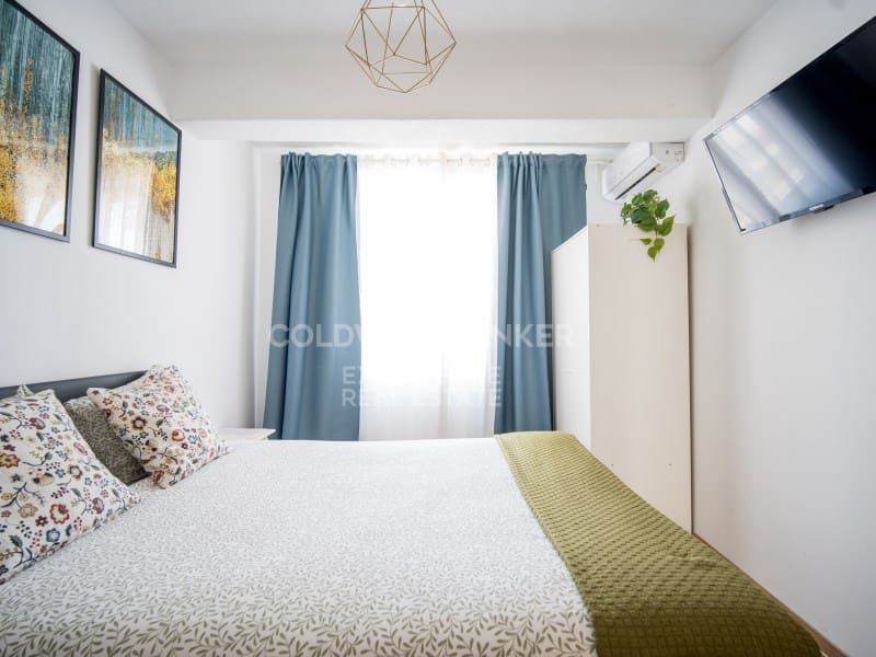 10 bedroom Hotel for sale in Paterna with pool - € 950,000 (Ref: 9402188)