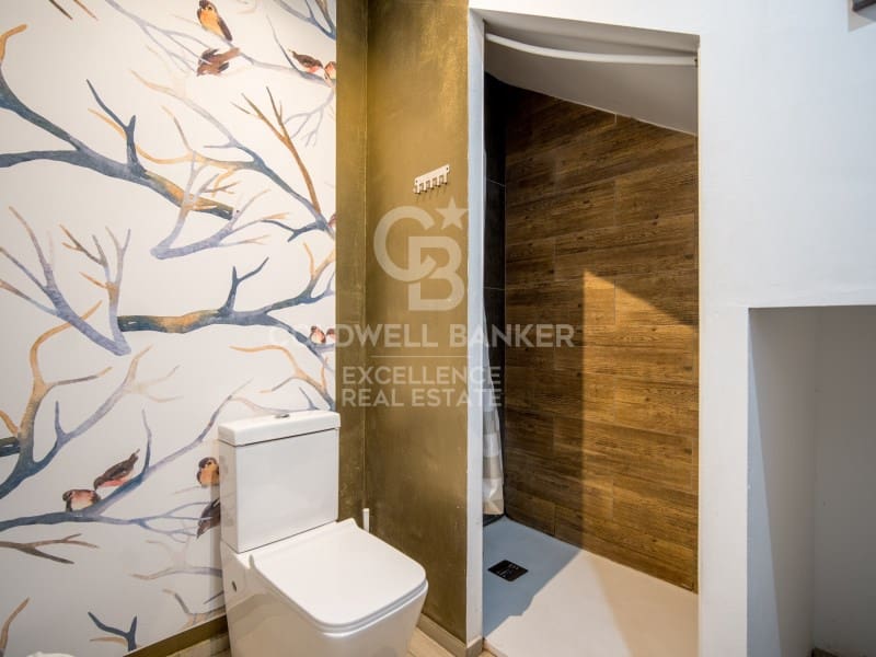 10 bedroom Hotel for sale in Paterna with pool - € 950,000 (Ref: 9402188)