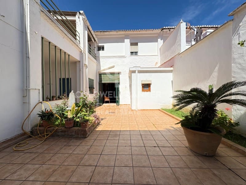 5 bedroom Townhouse for sale in Xeresa - € 250,000 (Ref: 9402190)