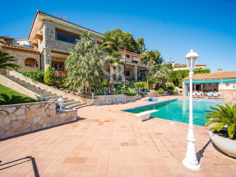 6 quarto Moradia para venda em Chiva com piscina garagem - 749 000 € (Ref: 9402192)