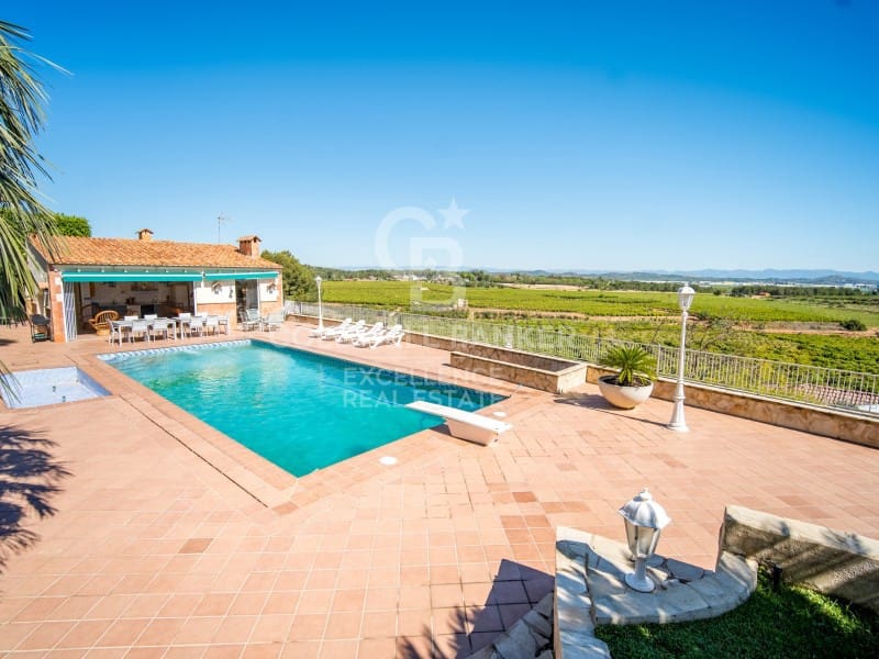 6 quarto Moradia para venda em Chiva com piscina garagem - 749 000 € (Ref: 9402192)