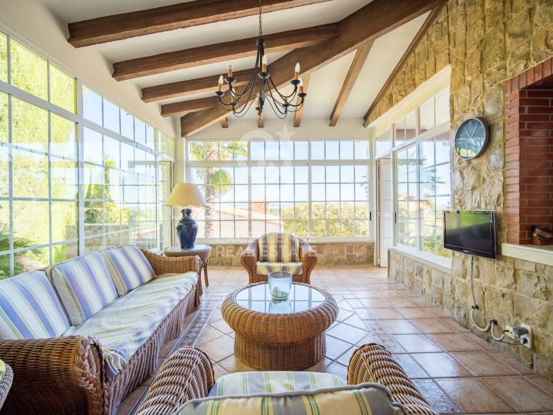 6 quarto Moradia para venda em Chiva com piscina garagem - 749 000 € (Ref: 9402192)