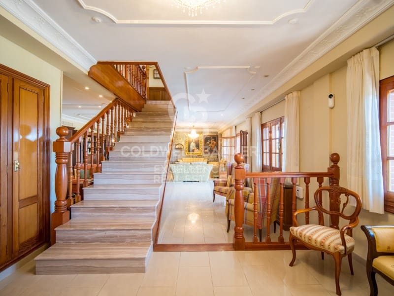 6 quarto Moradia para venda em Chiva com piscina garagem - 749 000 € (Ref: 9402192)