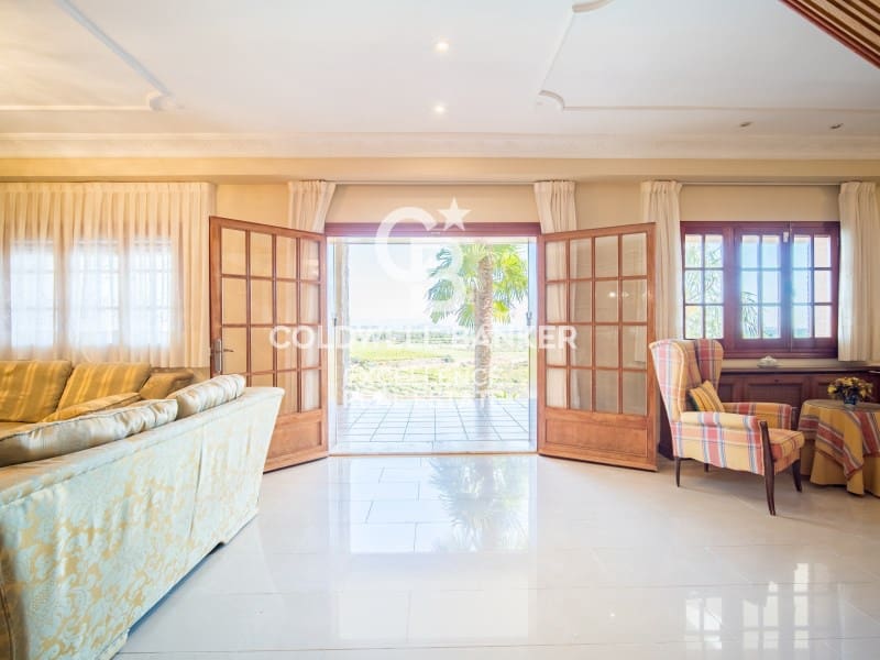 6 quarto Moradia para venda em Chiva com piscina garagem - 749 000 € (Ref: 9402192)