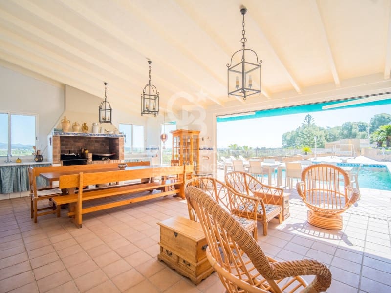 6 quarto Moradia para venda em Chiva com piscina garagem - 749 000 € (Ref: 9402192)