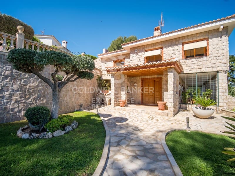 6 quarto Moradia para venda em Chiva com piscina garagem - 749 000 € (Ref: 9402192)