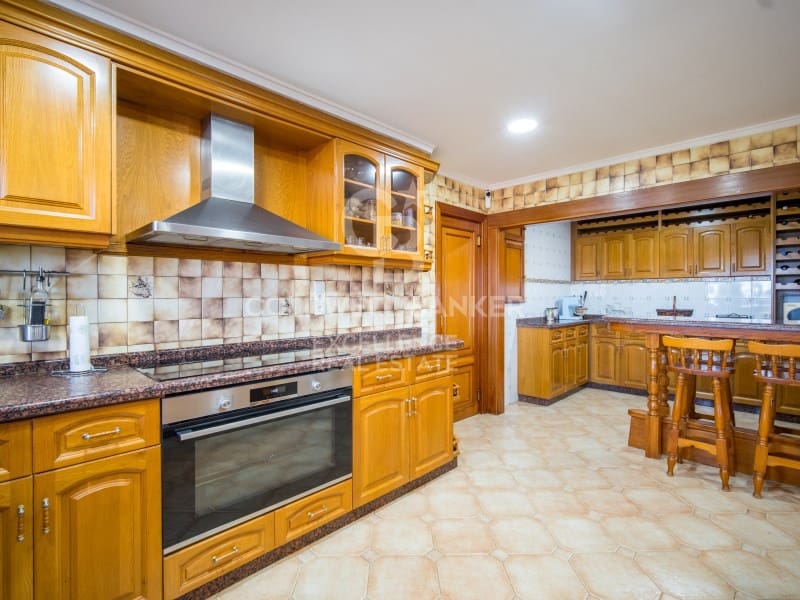 6 quarto Moradia para venda em Chiva com piscina garagem - 749 000 € (Ref: 9402192)