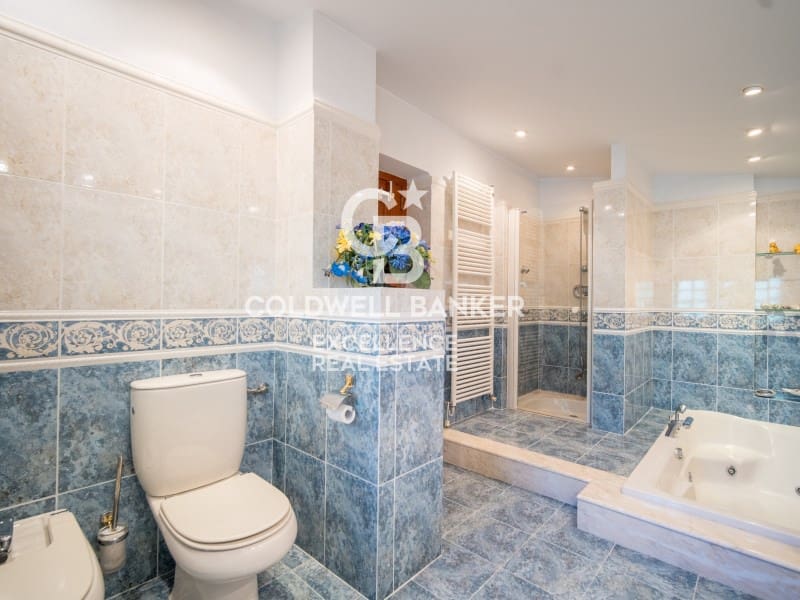 6 quarto Moradia para venda em Chiva com piscina garagem - 749 000 € (Ref: 9402192)