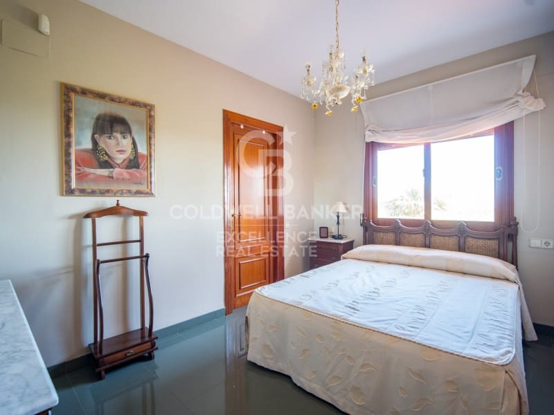 6 quarto Moradia para venda em Chiva com piscina garagem - 749 000 € (Ref: 9402192)