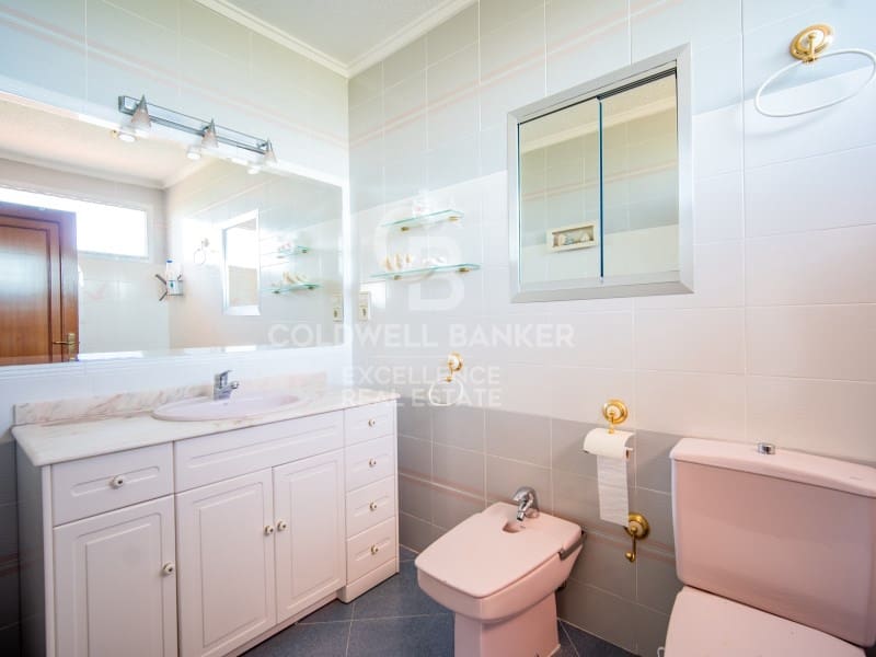 6 quarto Moradia para venda em Chiva com piscina garagem - 749 000 € (Ref: 9402192)