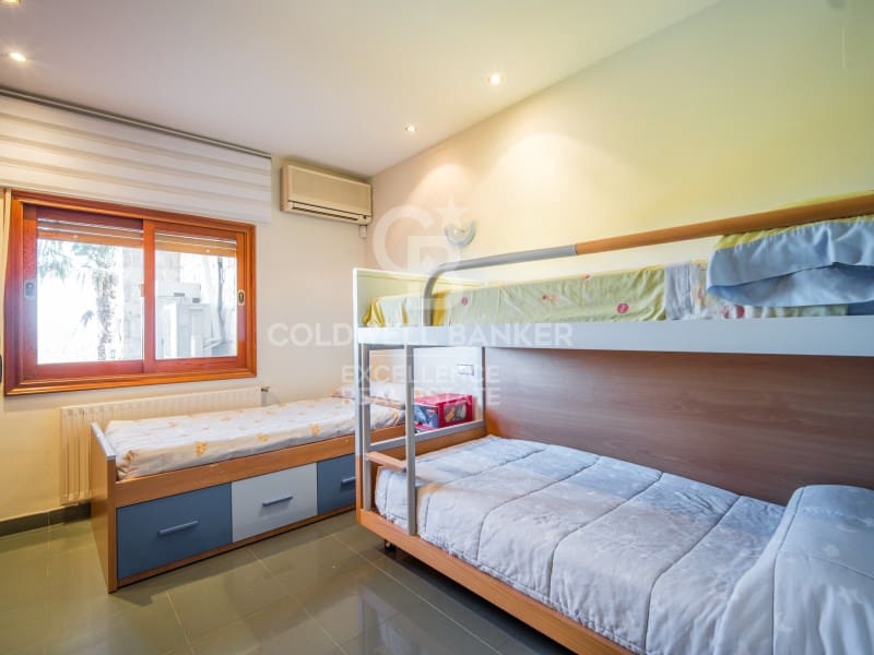 6 quarto Moradia para venda em Chiva com piscina garagem - 749 000 € (Ref: 9402192)